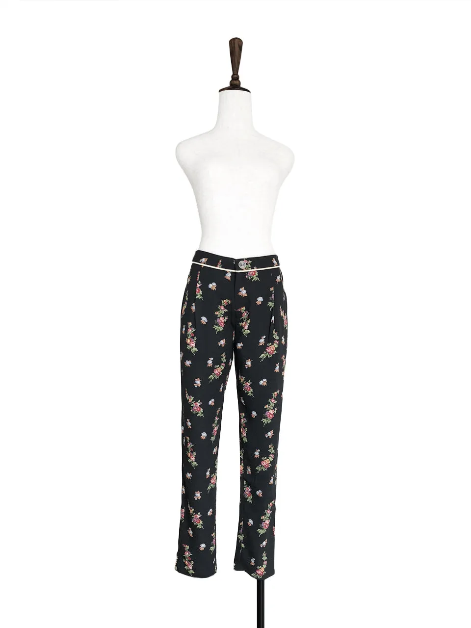 Final Sale! Black Floral Prints Pleat Front Tapered Trousers