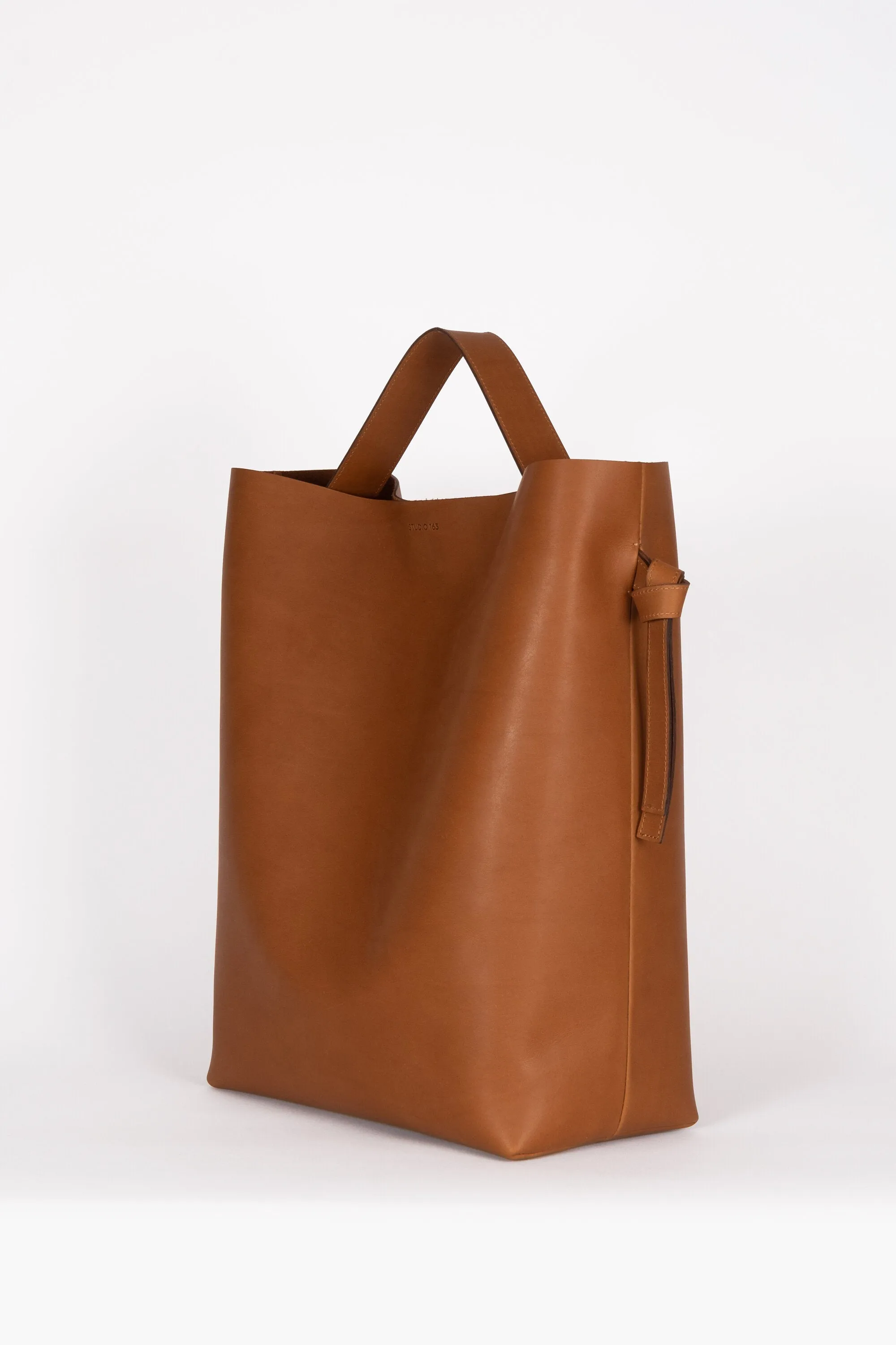 LARGE LEATHER SHOPPER "BENDER" IN COGNAC