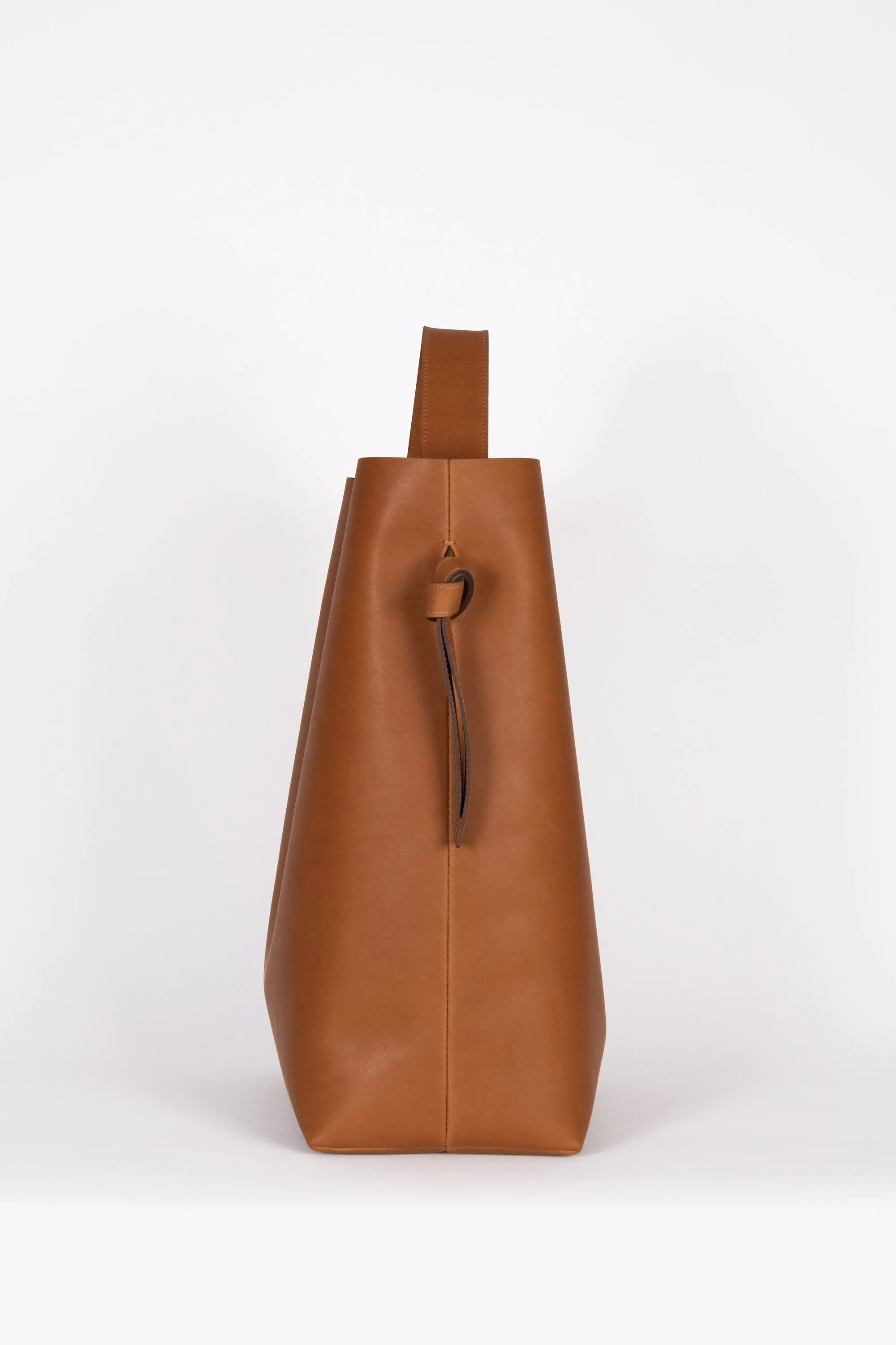 LARGE LEATHER SHOPPER "BENDER" IN COGNAC